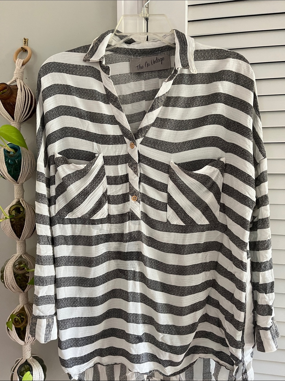 The Art Vintage Women's Black & White Striped Tunic